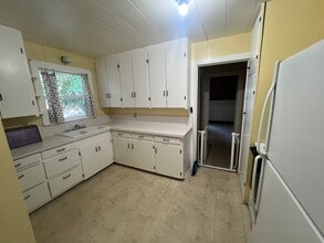 Building Photo - 138124 Hillcrest St
