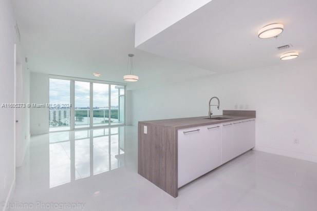 Foto del edificio - 400 Sunny Isles Blvd