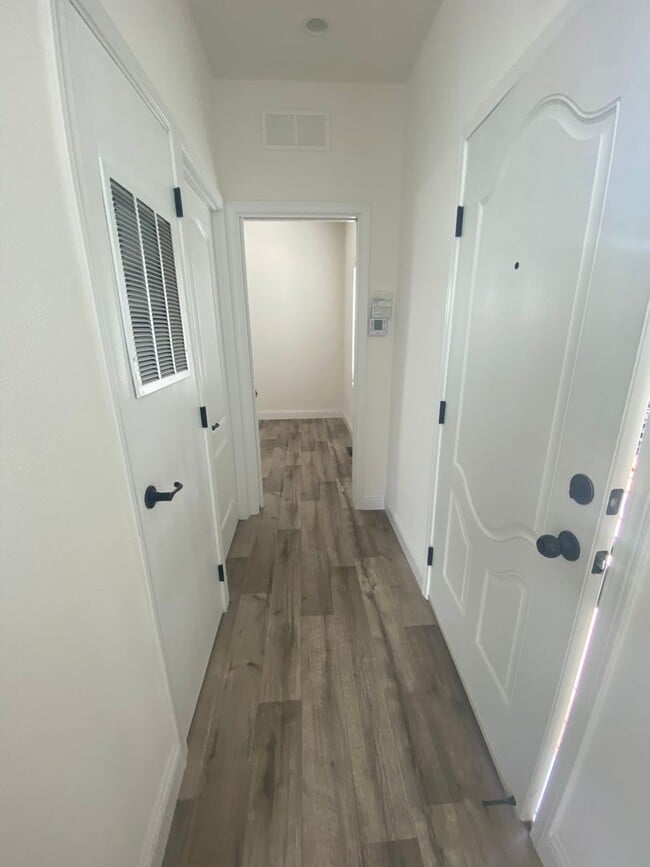 Foto del edificio - Downtown Ventura- One Bedroom Cottage