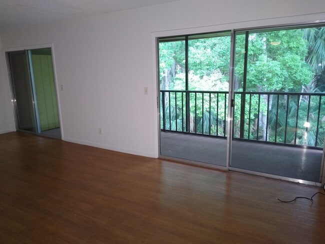 Building Photo - Wax Myrtle Woods