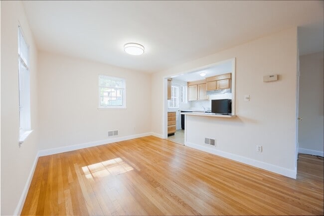 Foto del edificio - 356 Lexington St