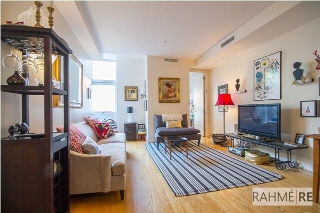 Building Photo - 345 Union Ave