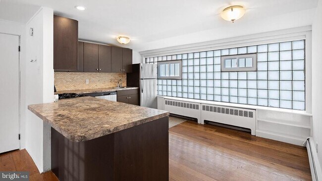 Building Photo - 2800 Woodpipe Ln