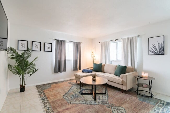 Building Photo - 505 Fillmore Ave