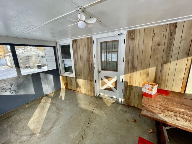 Foto del edificio - 120 Cotter Rd