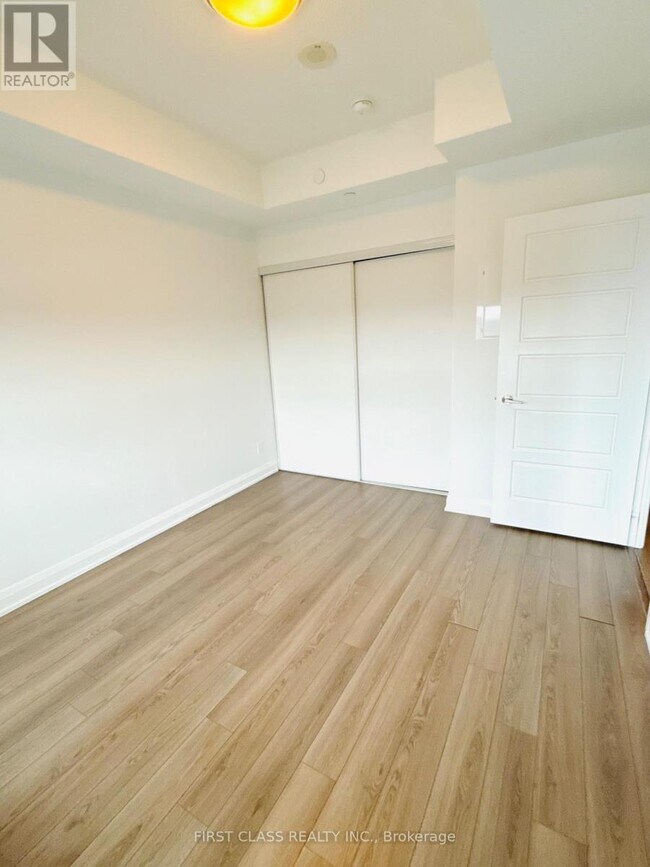 Photo du bâtiment - 15 Water Walk Dr