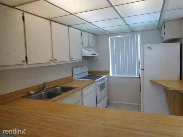 Foto del edificio - 1 br, 1 bath  - 2794 Tennis Club Dr