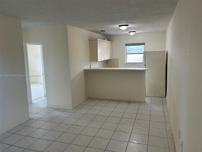 Foto del edificio - 2651 NW 13th St