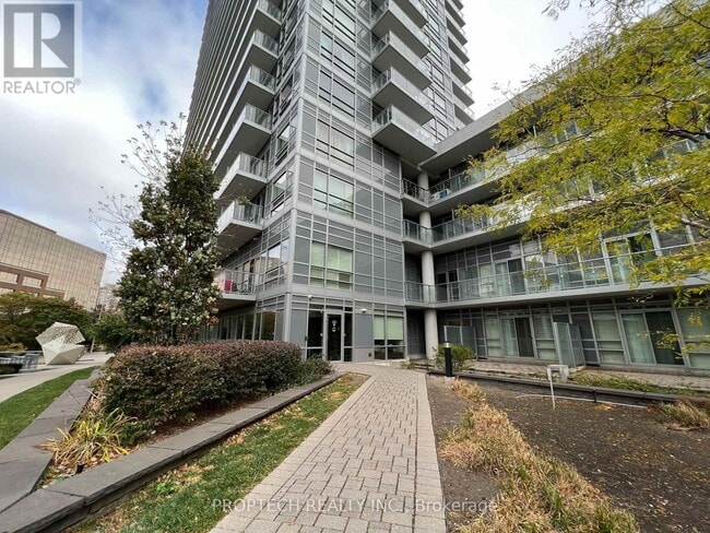 Building Photo - 2015 Sheppard Ave E