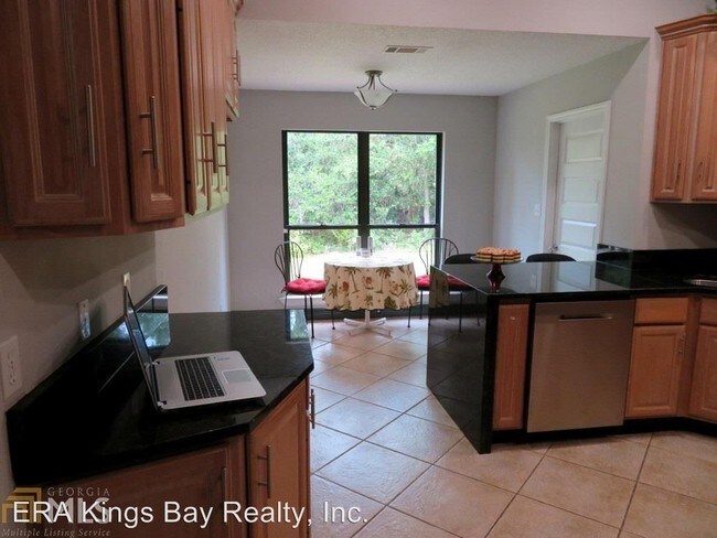 Building Photo - 3 br, 2 bath House - 212 Fifth Street