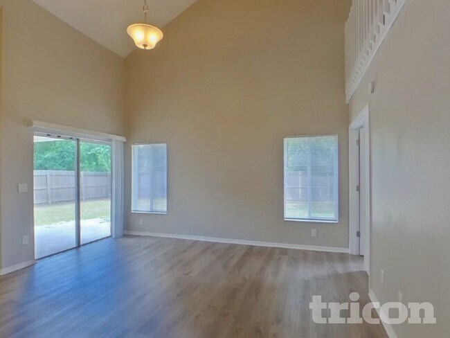 Foto del edificio - 1330 Gangplank Dr