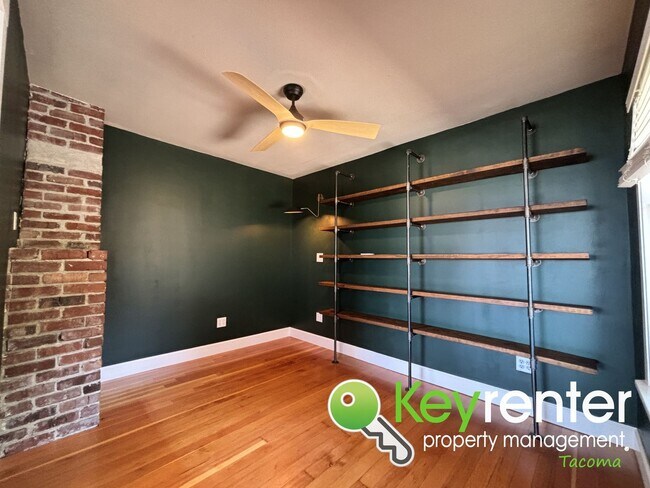 Building Photo - Stunning 2-Bedroom Tacoma Home with Dash P...