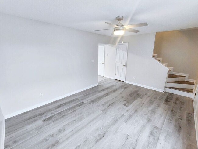 Foto del edificio - 213 Alpine Dr