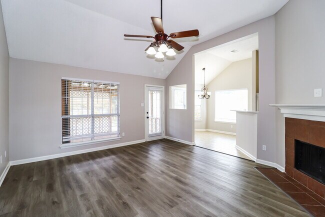 Foto del edificio - 160 Greer Ln