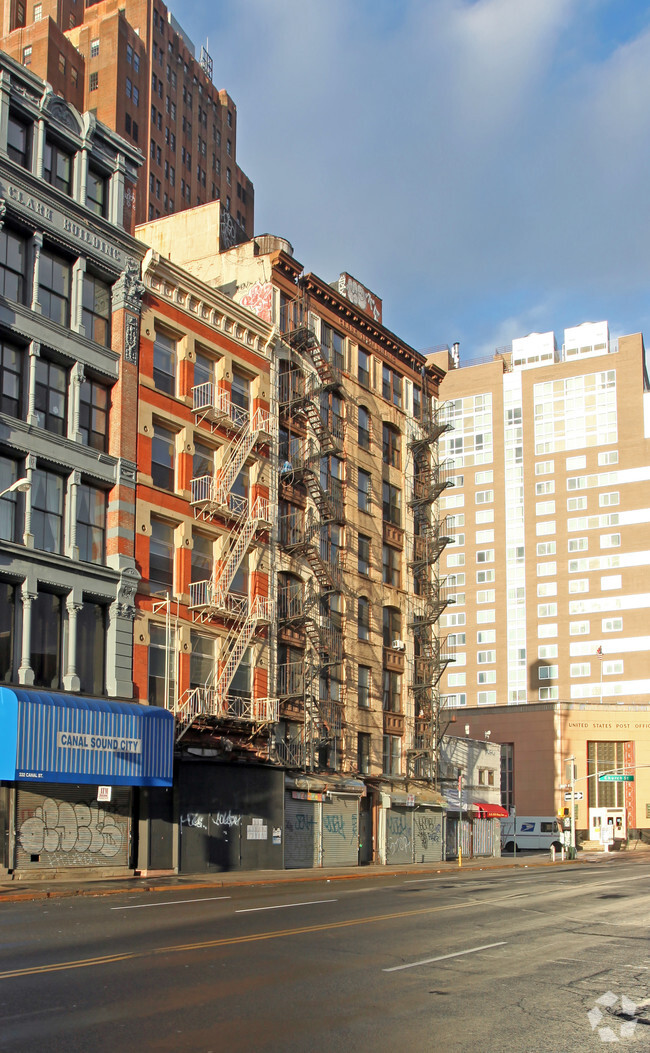 Building Photo - The Clark Building