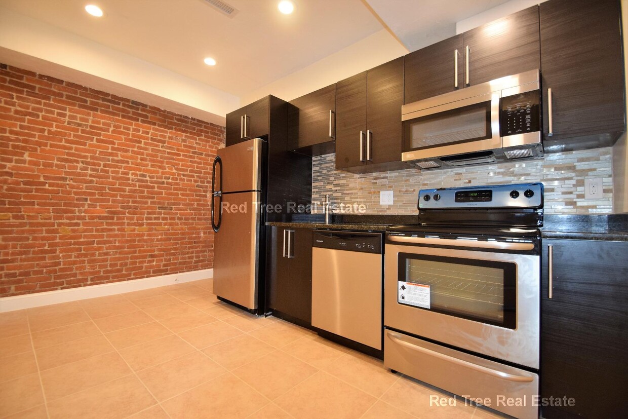 Foto principal - 1163 Beacon St