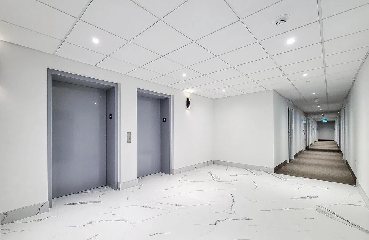 Photo principale - 1936 Rymal Rd E