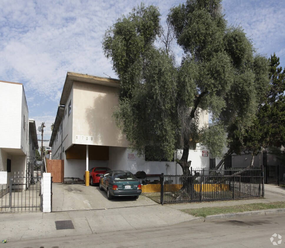 Foto principal - 5733 Virginia Ave