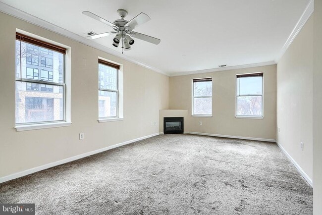 Building Photo - 23 Pierside Dr