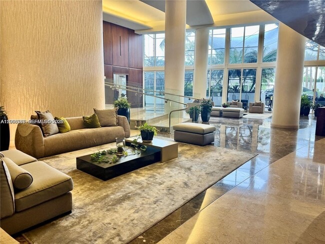 Foto del edificio - 18101 Collins Ave