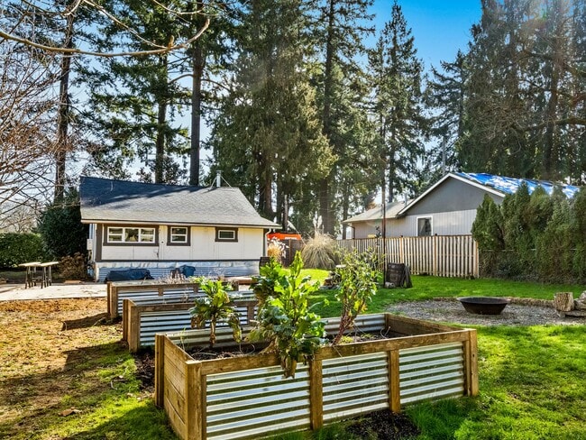 Building Photo - Adorable, fully updated 1-bdr/1-bath Milwa...