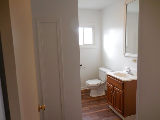 Building Photo - 2BR Remodeled House Hollidaysburg