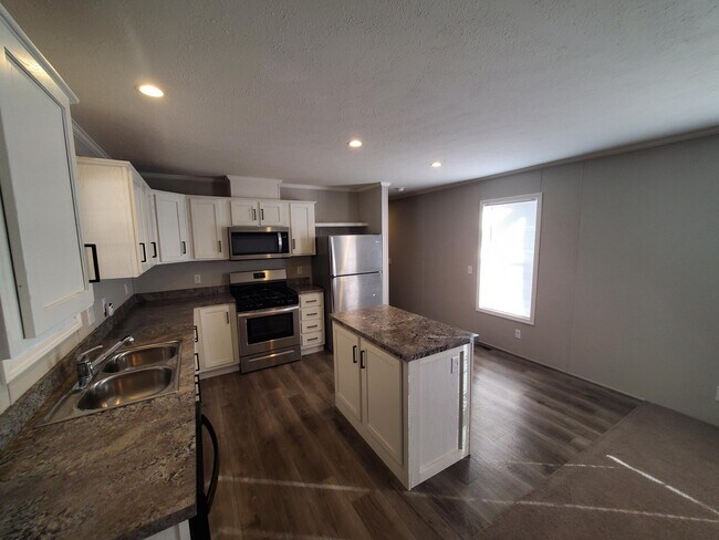 Foto del edificio - 36 Canary Hill Dr