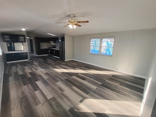 Building Photo - 72 Deerwood Park