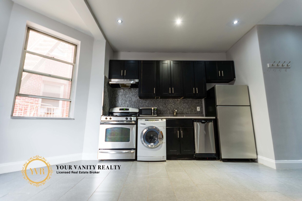 Foto principal - 230 W 107th St