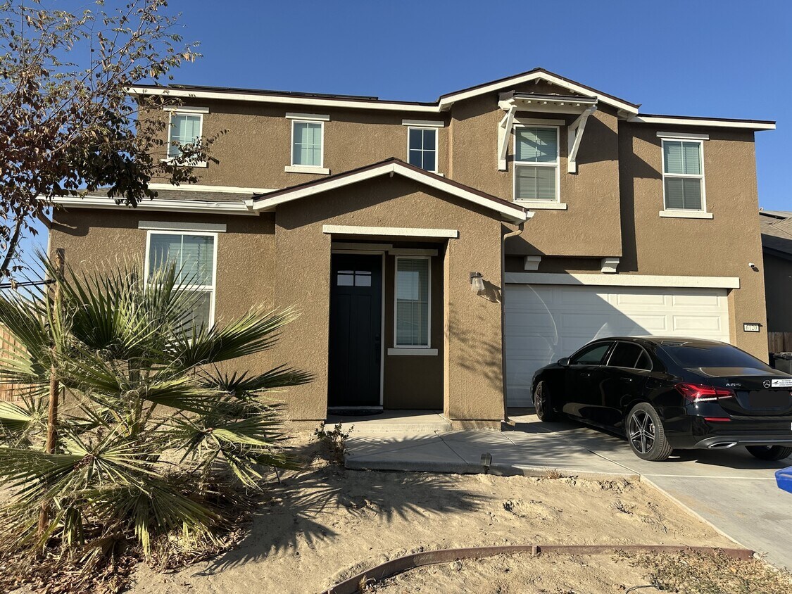 Primary Photo - 6120 Pareto Pl