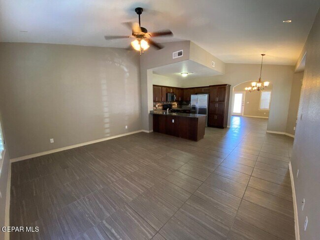 Foto del edificio - 14505 Hunters Grove Ave