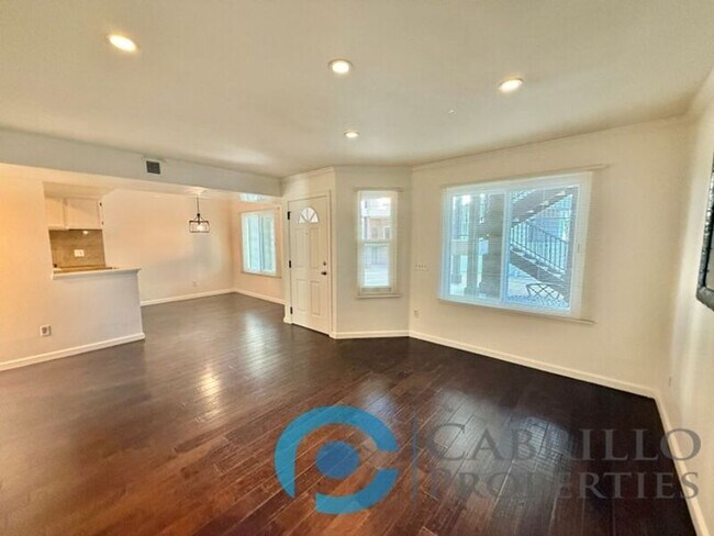 Foto del edificio - 2828 Famosa Blvd