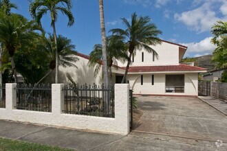 Building Photo - 6777 Hawaii Kai Dr