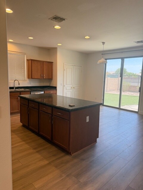 Building Photo - 21351 E Nightingale Rd