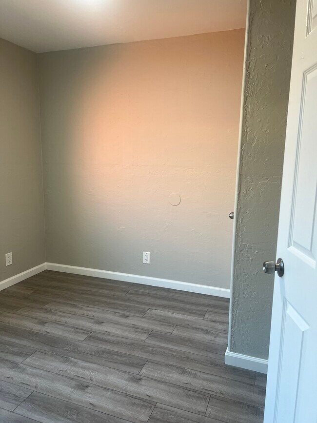 Building Photo - 2124 90th Ave