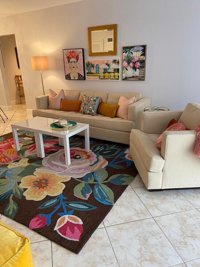 Foto del edificio - 510 Prosperity Farms Rd