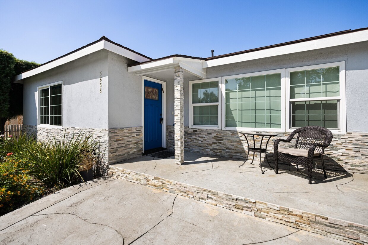 Foto principal - 5655 Natick Ave