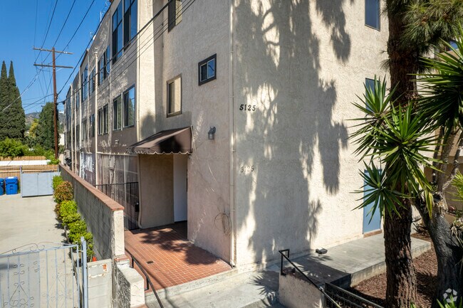 Building Photo - 5125 Harol Ave