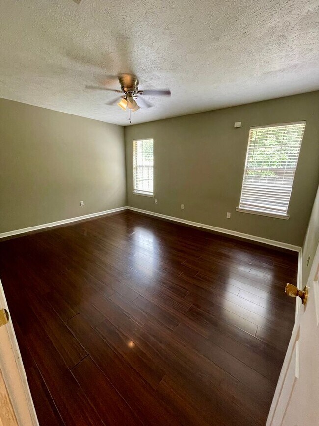 Building Photo - Home for Rent!