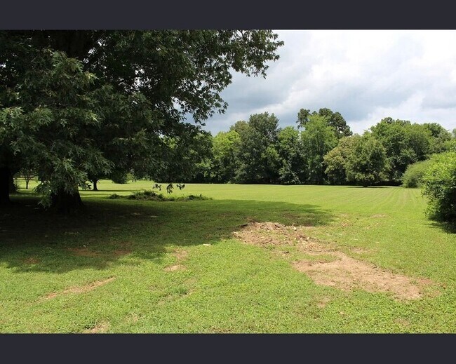 Building Photo - 214 Haynes Dr