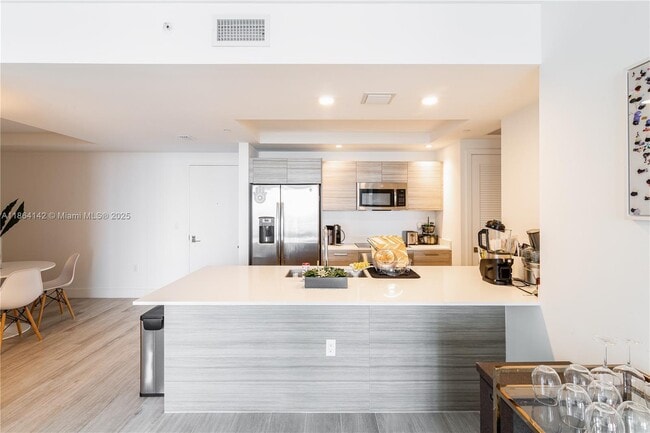 Foto del edificio - 121 NE 34th St