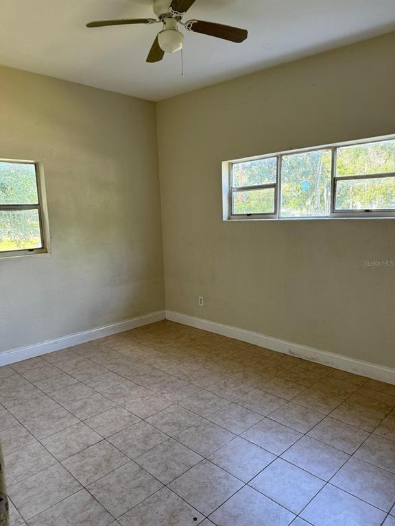 Building Photo - 525 Sunset Dr