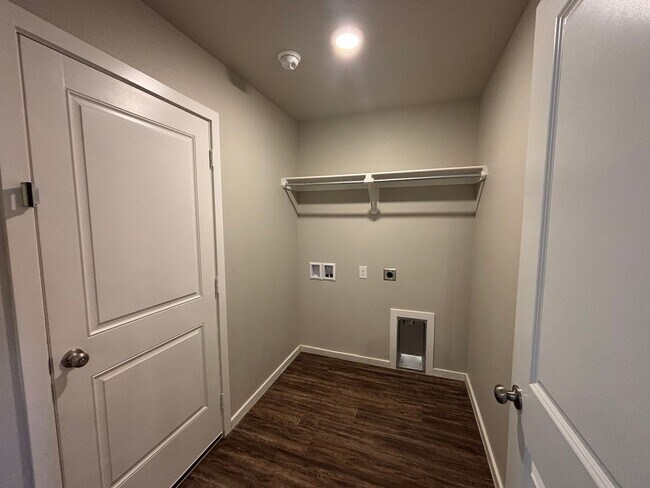 Foto del edificio - Available after July 9th in Upland West & ...