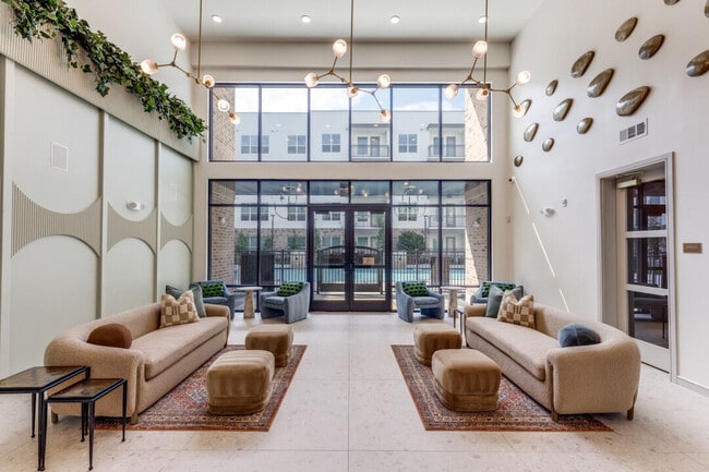 Building Photo - The Oaks