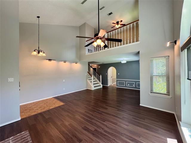 Foto del edificio - 5922 Hillside Ln