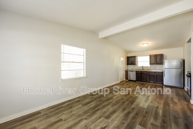 Foto del edificio - 4814 Castle Arms Dr