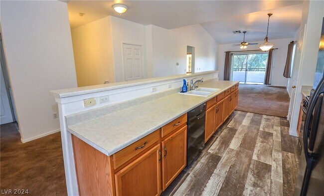 Building Photo - 720 Peachy Canyon Cir
