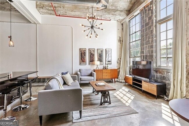 Building Photo - 650 Glen Iris Dr NE