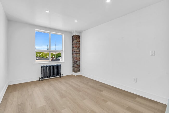Building Photo - 90 Carden St