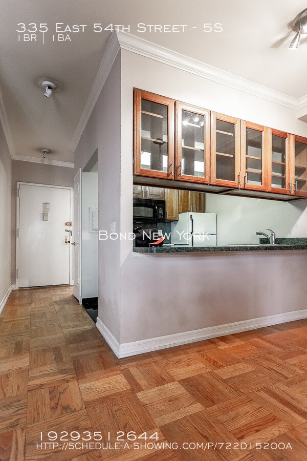 Foto del edificio - 335 E 54th St